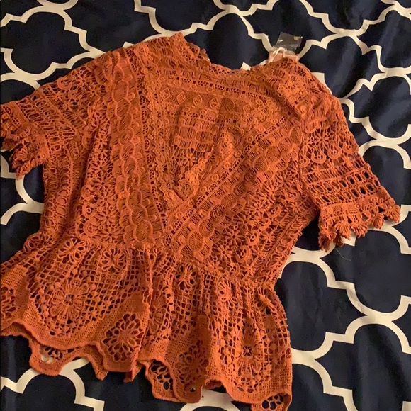 Lace top - Picture 1 of 3